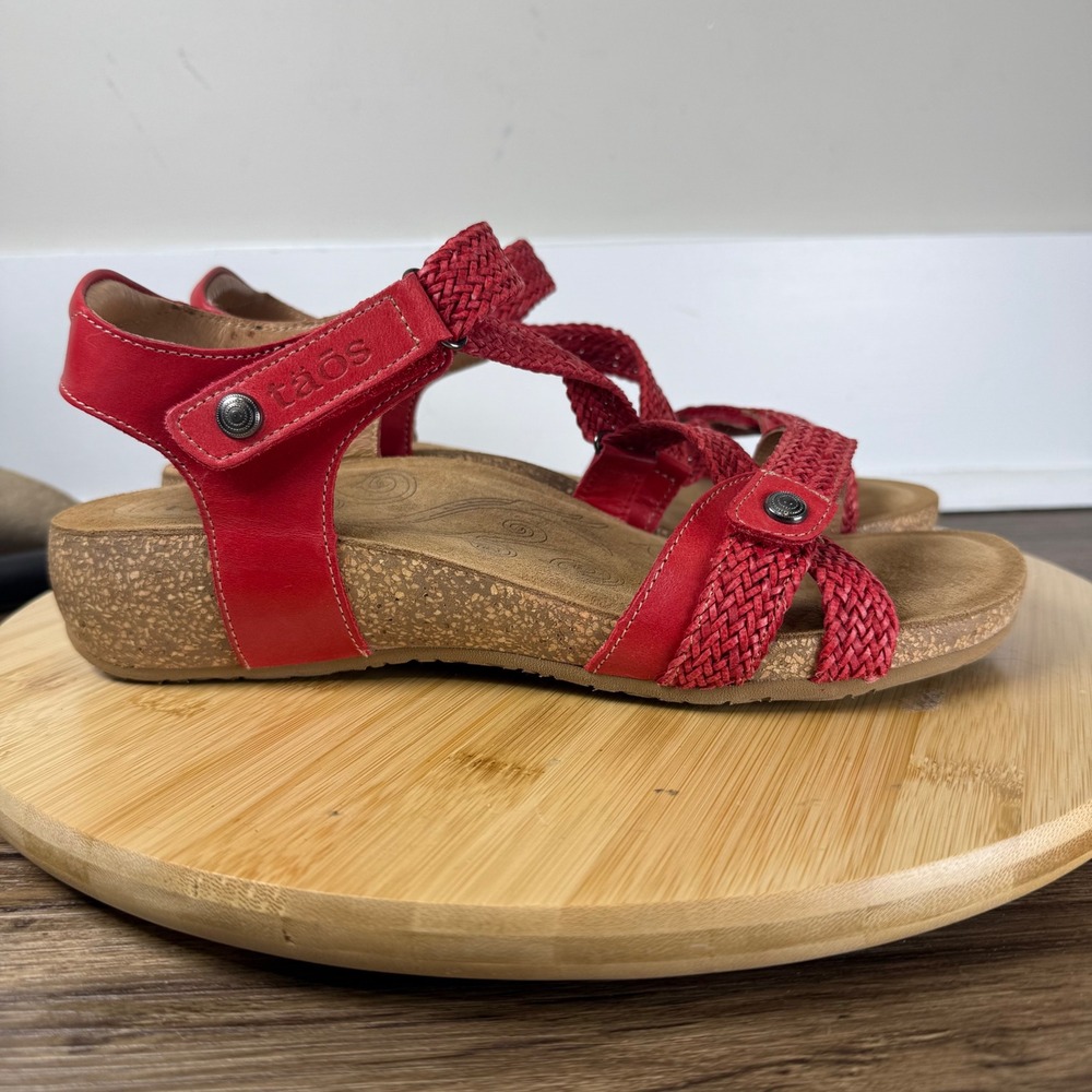 Taos Trulie Sandals Women 9-9.5 Red Woven Leather Spain Comfort Support Travel